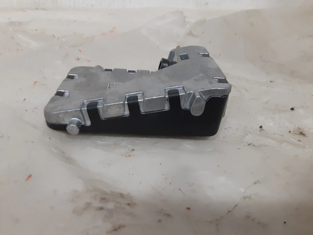 Pre-Owned 18-19 Toyota Camry Windshield Front View lane Departure Camera 8646C-06010  (Good)