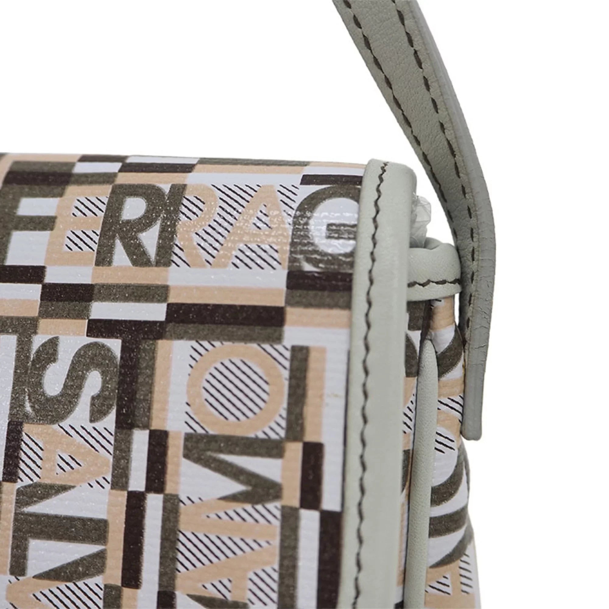 Pre-Owned Salvatore Ferragamo ,Leather Shoulder Bag Beige (Good)