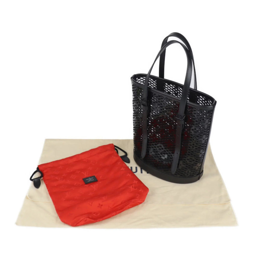 Pre-Owned   Louis Vuitton Race Bucket  Monogram Tote Bag M20352 Patent Calf Leather Black Shoulder (Like New)