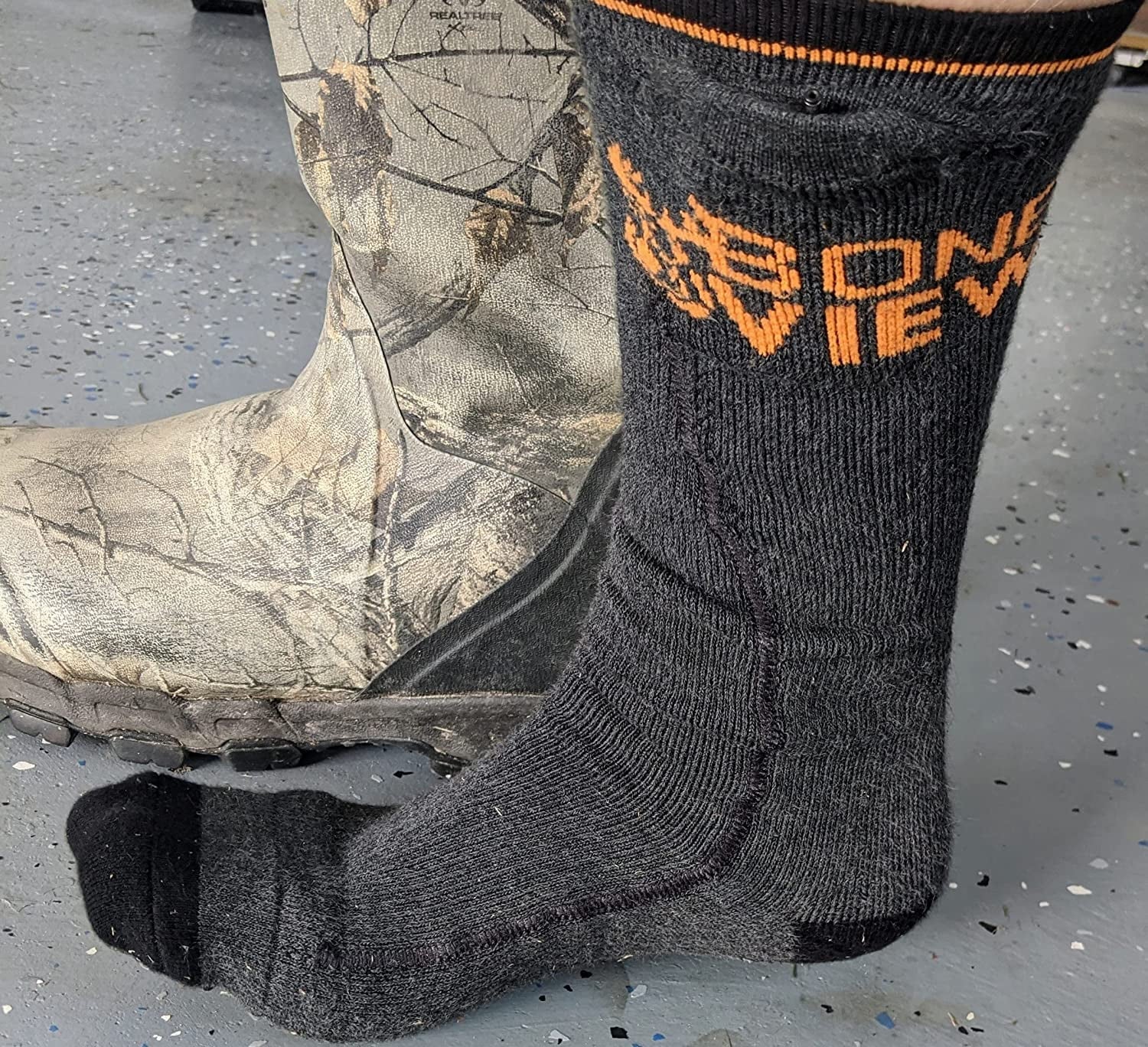 BoneView HotSocks Electric Heated Socks - Rechargeable Lithium Battery Powered Toe Warmer, Fit Inside Hunting, Fishing, Hiking, Skiing, Winter Snowmobiling Boots, Universal Fit Men or Women