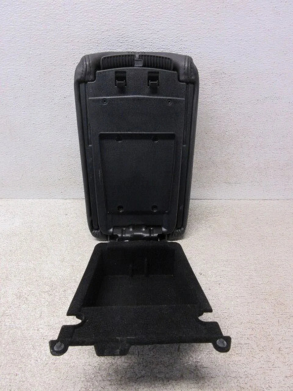 Pre-Owned 10 2010 Lincoln  Black Leather Center Console Lid   (Good)