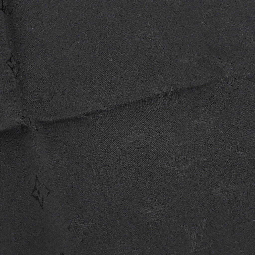 Pre-Owned Louis Vuitton   monogram scarf silk black (Like New)