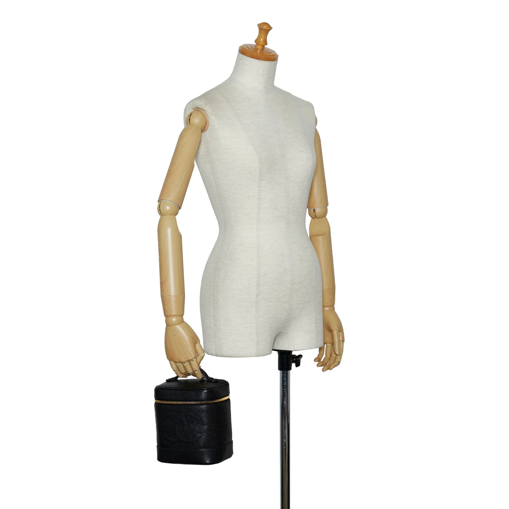 Pre-Owned Authenticated Chanel  Caviar Vanity Bag Leather Black Unisex (Good)