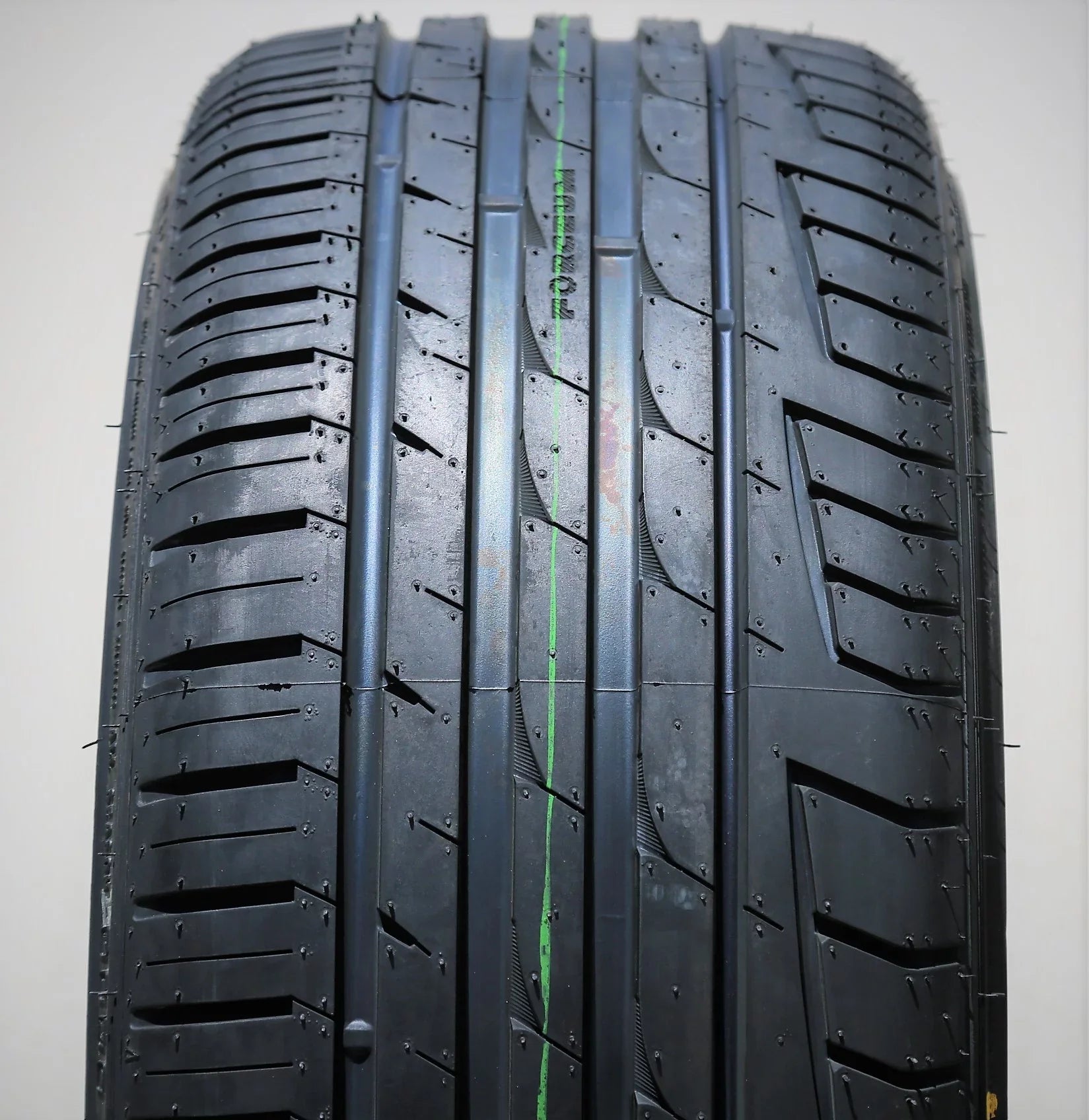 Forceum Octa 245/35ZR20 95Y  A/S High Performance All Season Tire Fits: 2017-19 Mercedes-Benz E300 4Matic, 2010-16  528i Base