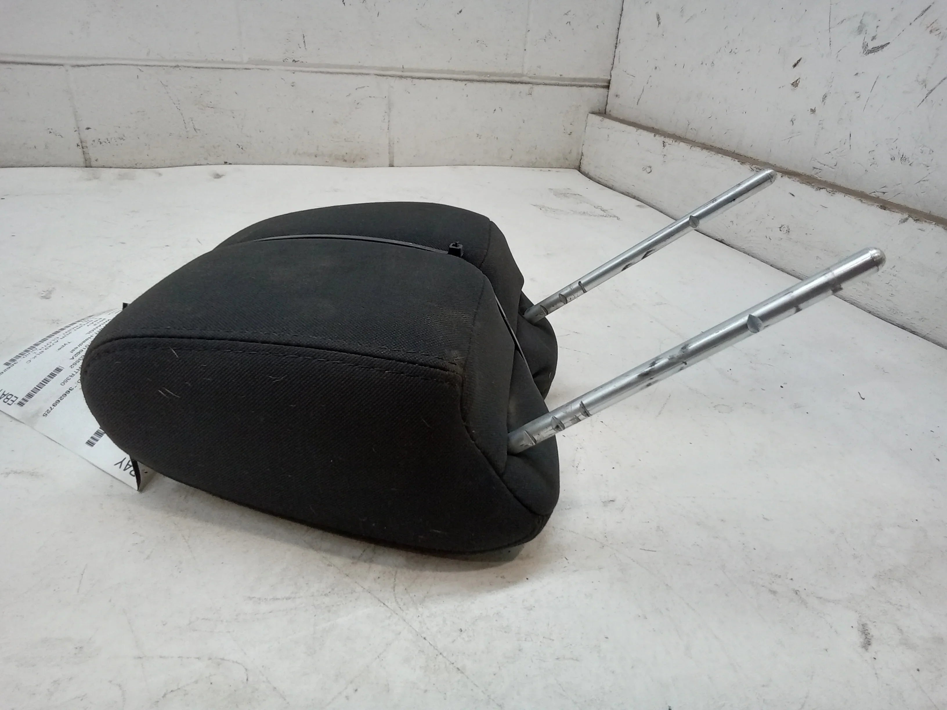Pre-Owned 12 Jeep Wrangler Cloth Headrest Left Or Right  (Good)