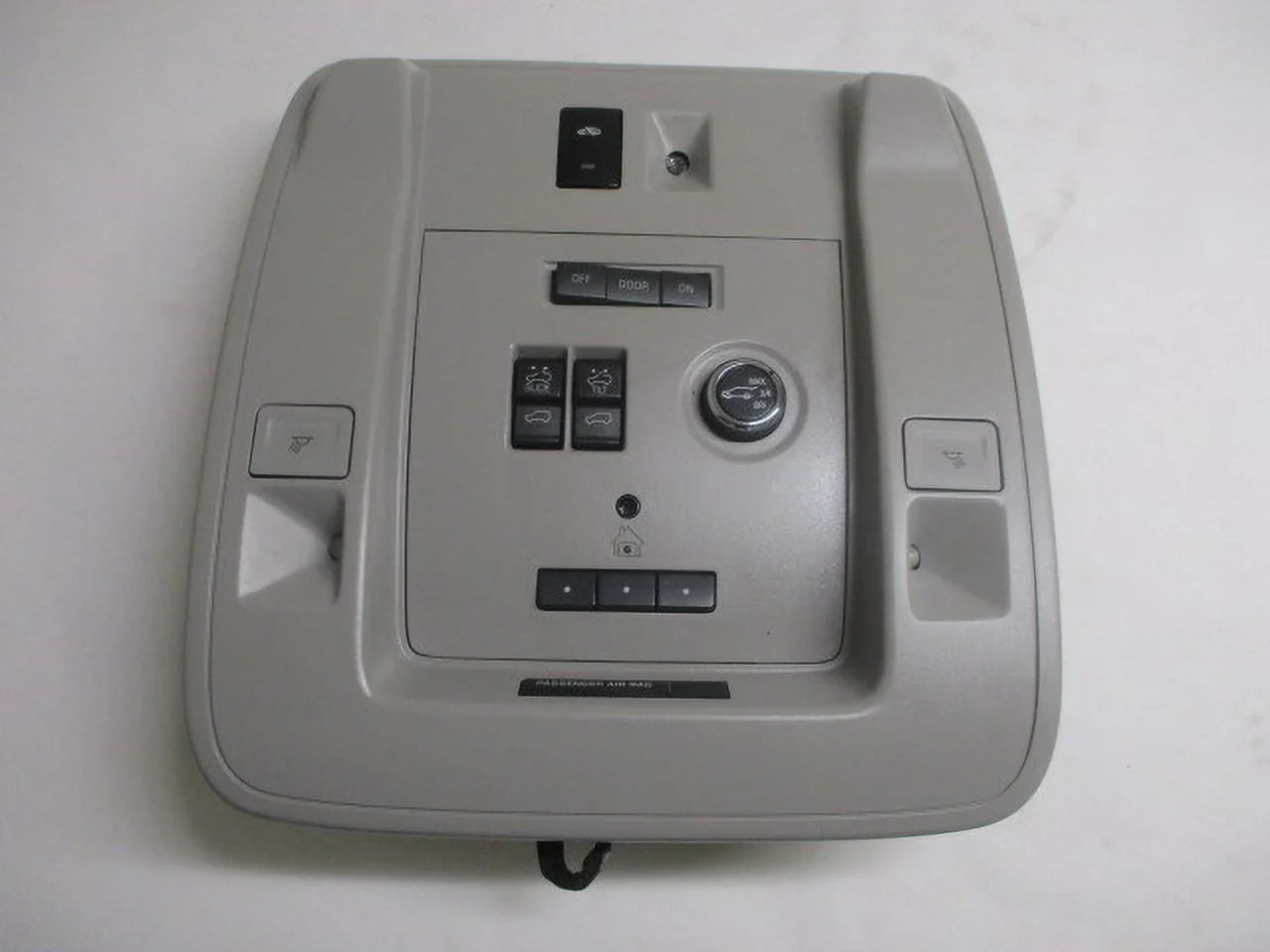 Pre-Owned 2015-2020 Cadillac Escalade Overhead Roof Console w/Homelink & Sunroof   (Good)