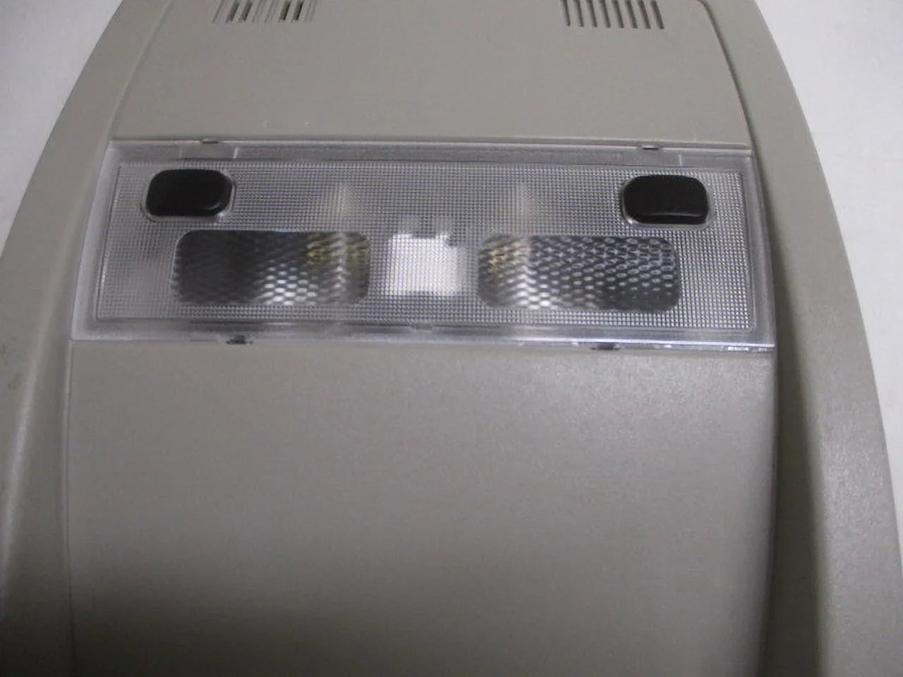 Pre-Owned Chevrolet Silverado 1500 2500 Overhead Roof Console w/Lights   (Good)