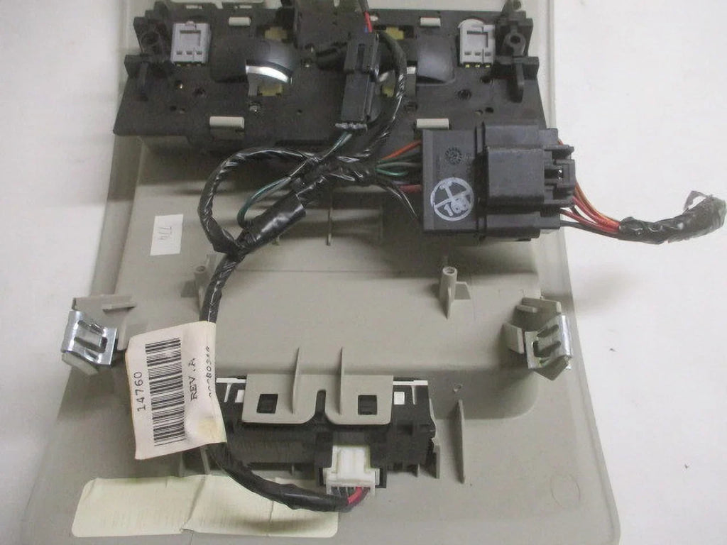 Pre-Owned Chevrolet Silverado 1500 2500 Overhead Roof Console w/Lights   (Good)
