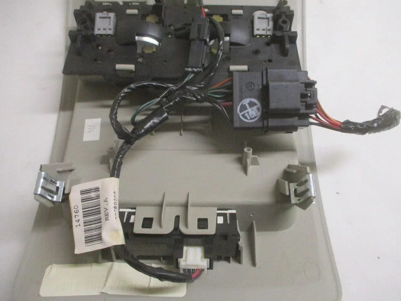 Pre-Owned Chevrolet Silverado 1500 2500 Overhead Roof Console w/Lights   (Good)