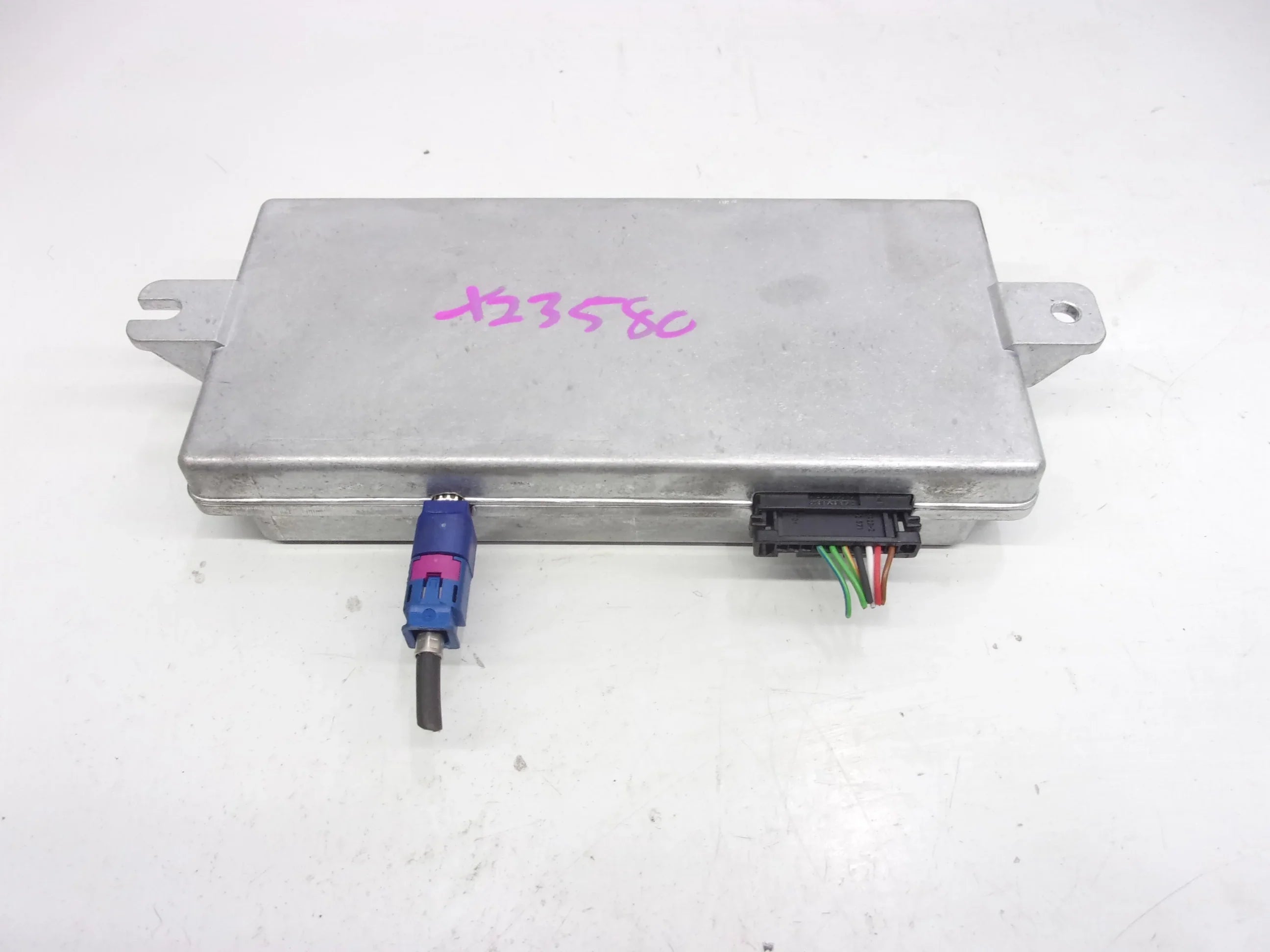 Pre-Owned 2009-2015  750 Rear View Camera Control Module 66539282420  (Good)