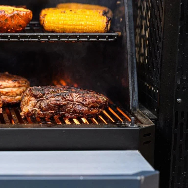 Masterbuilt Gravity Series 800 Digital WiFi Charcoal Grill, Griddle and Smoker in Black