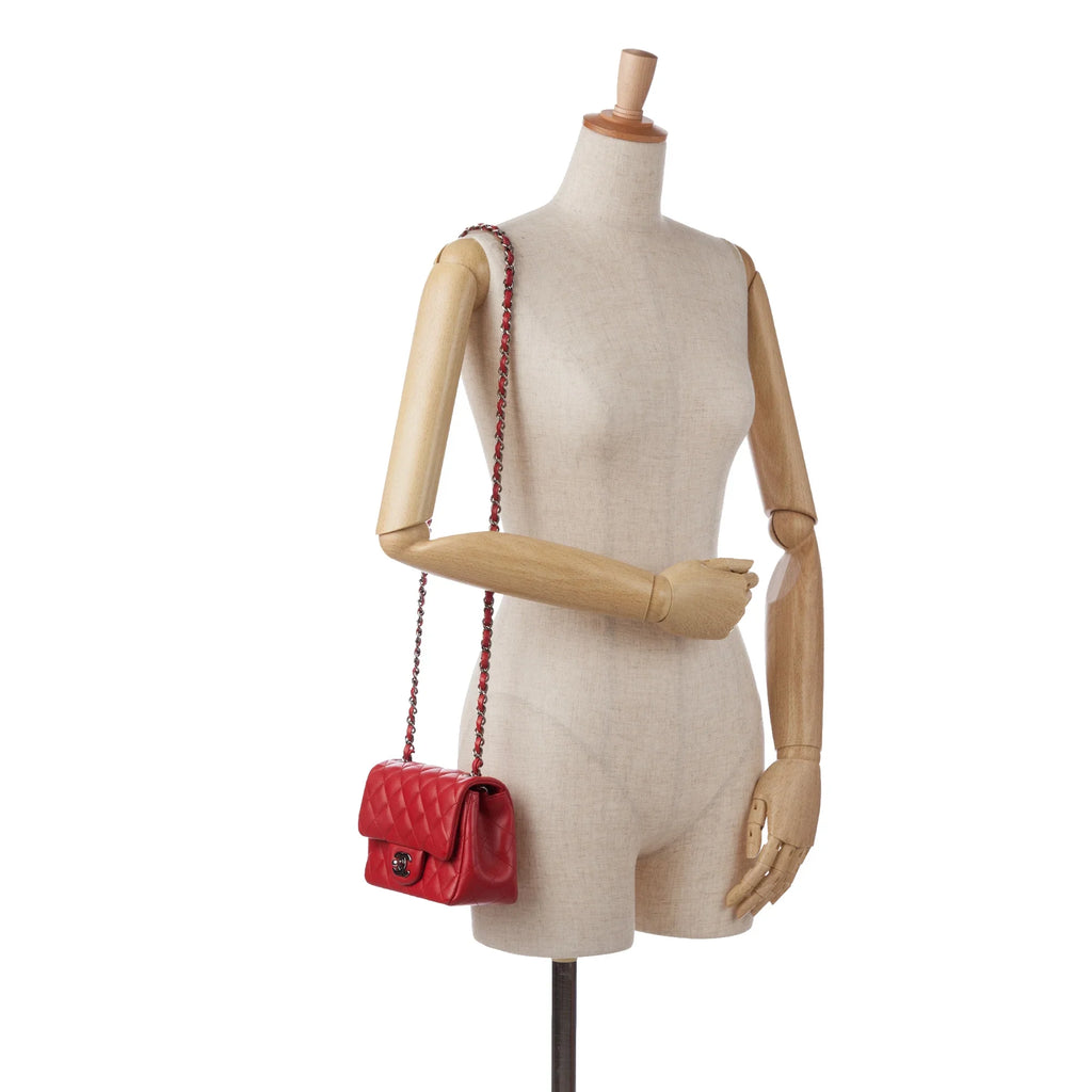 Pre-Owned Authenticated Chanel Mini Classic Lambskin Square Single Flap Leather Red Crossbody Bag Unisex (Good)