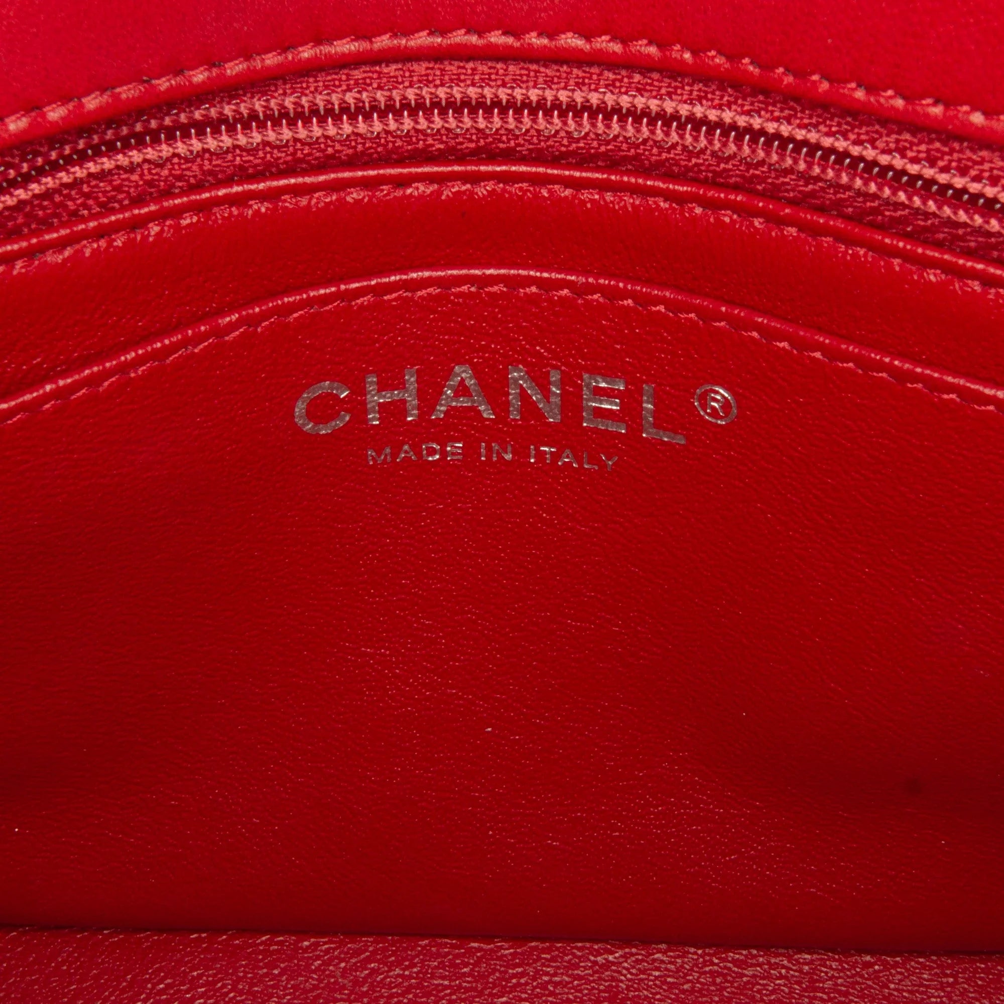 Pre-Owned Authenticated Chanel Mini Classic Lambskin Square Single Flap Leather Red Crossbody Bag Unisex (Good)