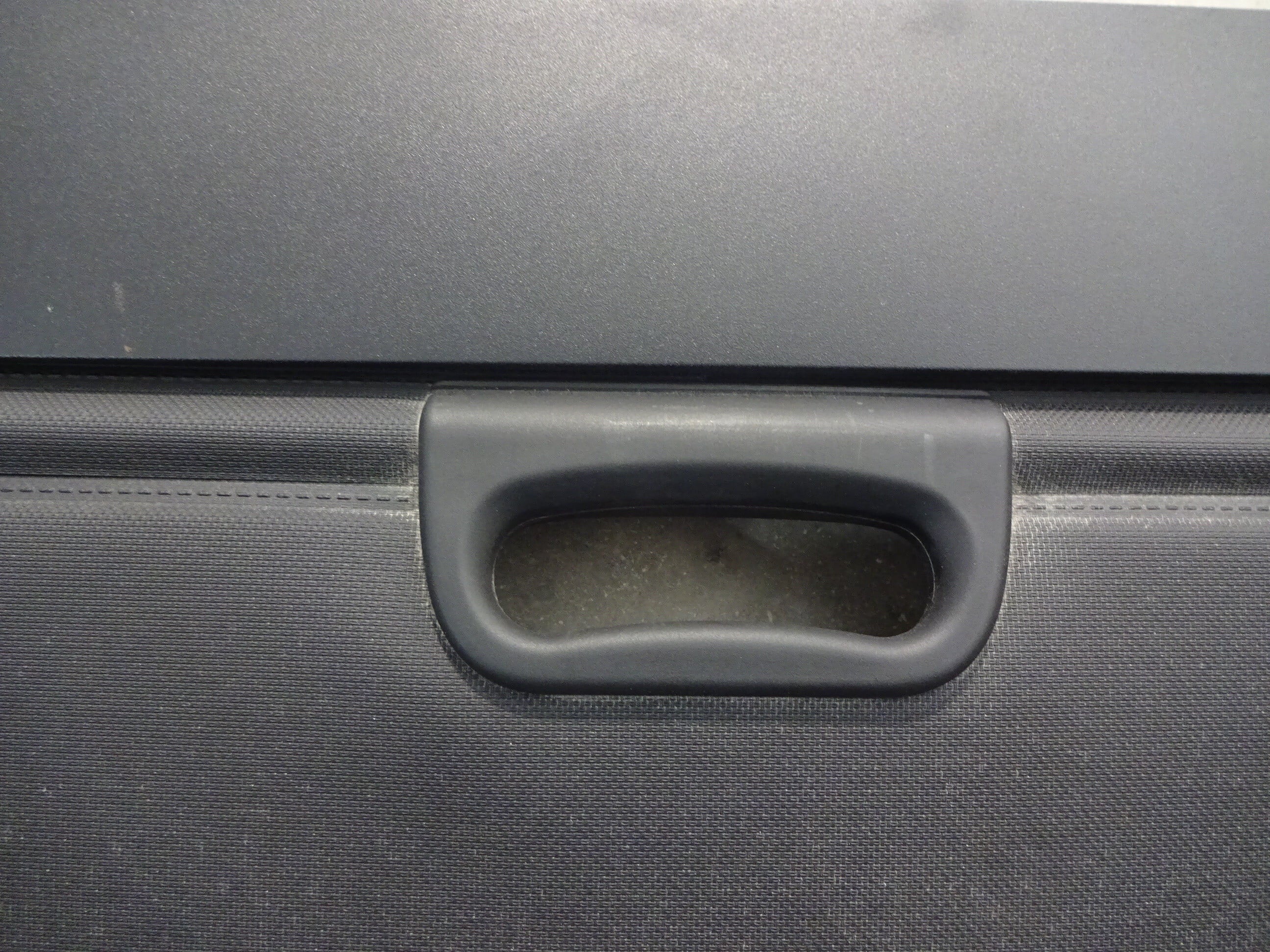 Pre-Owned 2017  X3 Rear Trunk Mounted Cargo Cover  (Good)