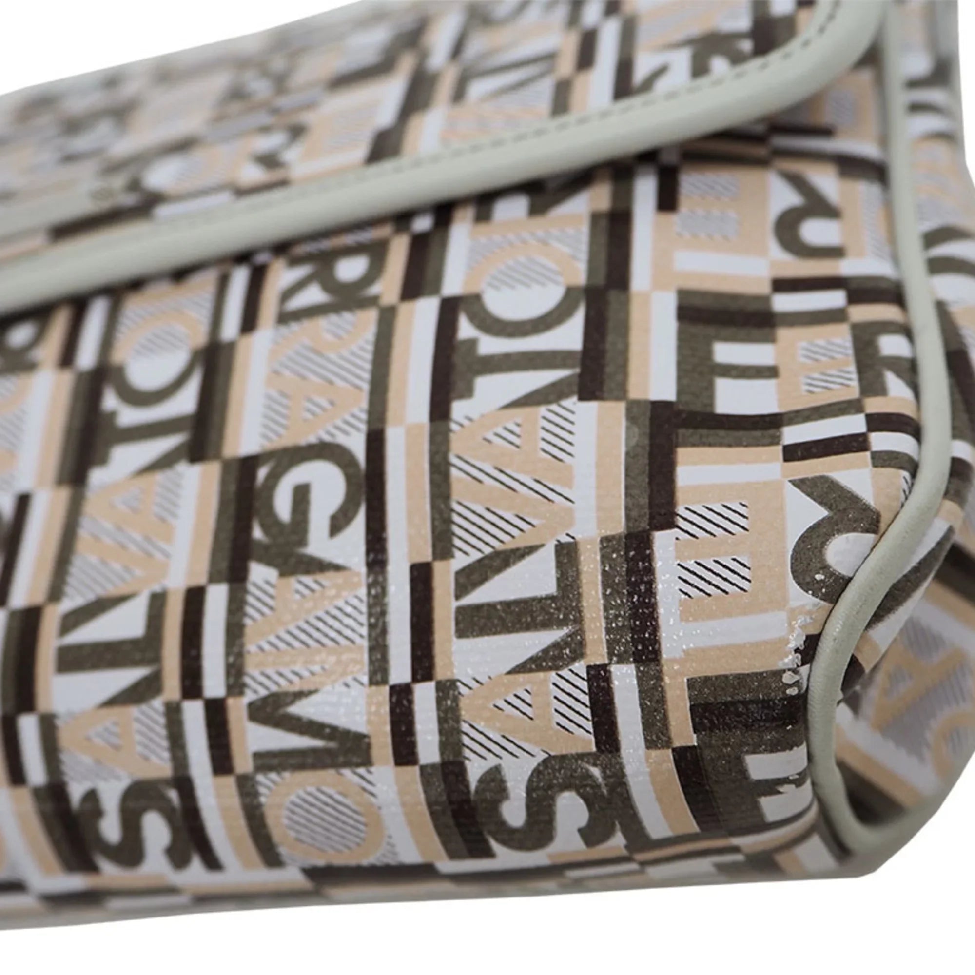 Pre-Owned Salvatore Ferragamo ,Leather Shoulder Bag Beige (Good)