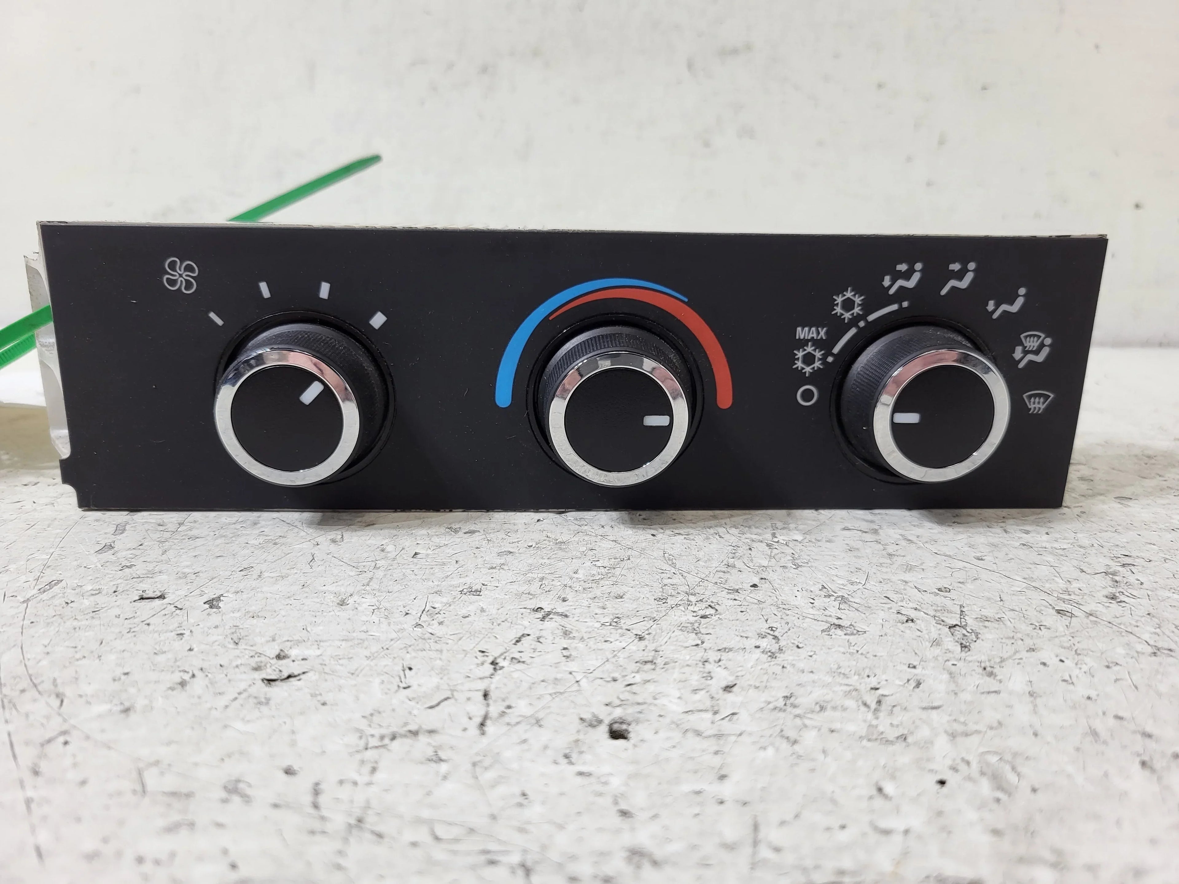 Pre-Owned 2017 Chevrolet Express 3500 Van  Heat Temperature Control Unit   (Good)