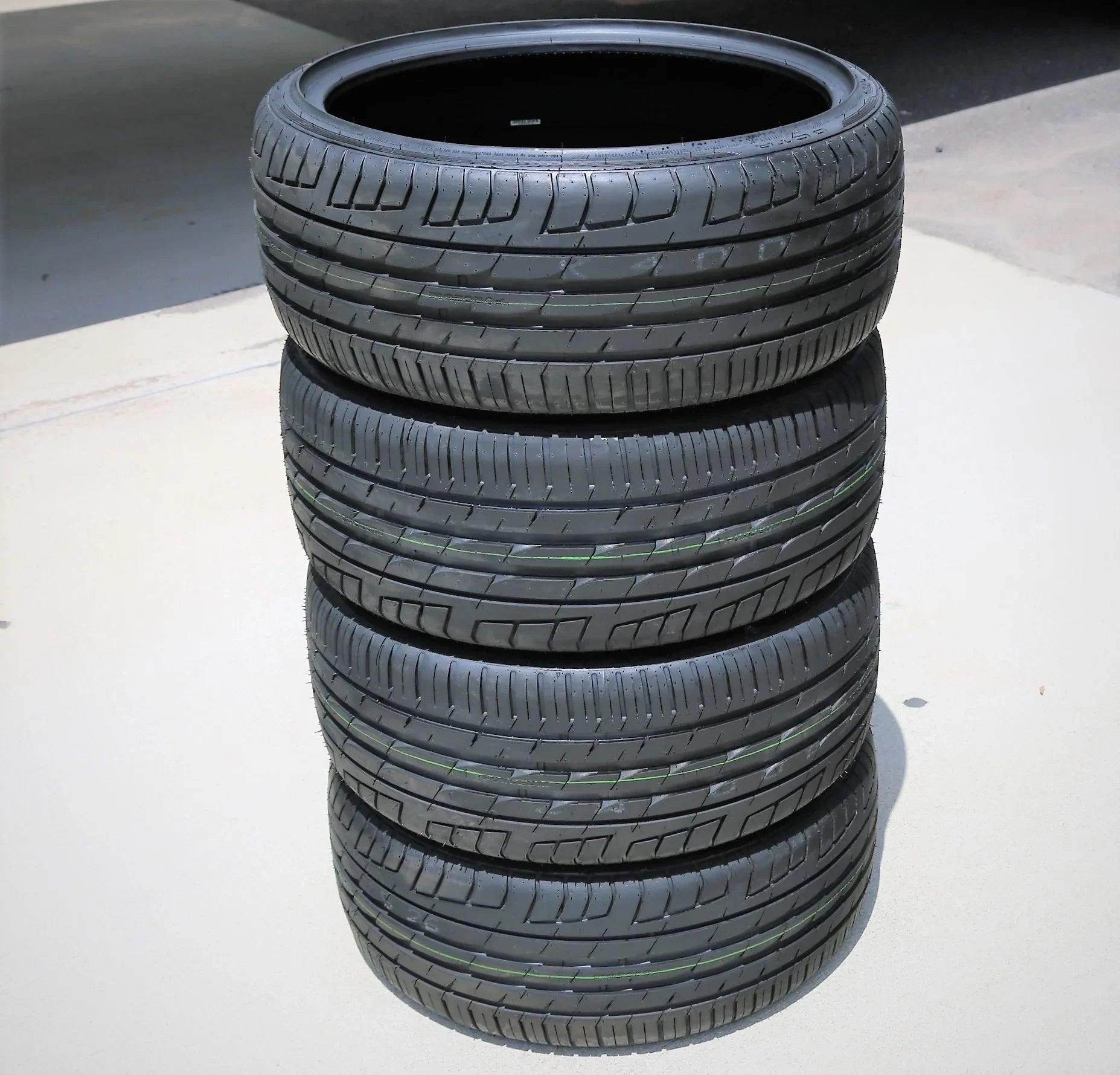 Forceum Octa 245/35ZR20 95Y  A/S High Performance All Season Tire Fits: 2017-19 Mercedes-Benz E300 4Matic, 2010-16  528i Base